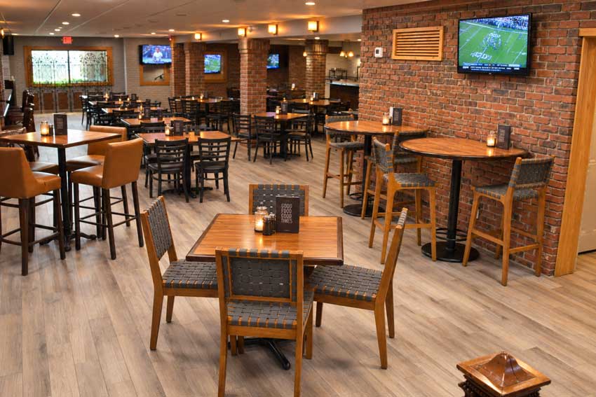 The Comedy Room - Dangerfield's basement showroom stage